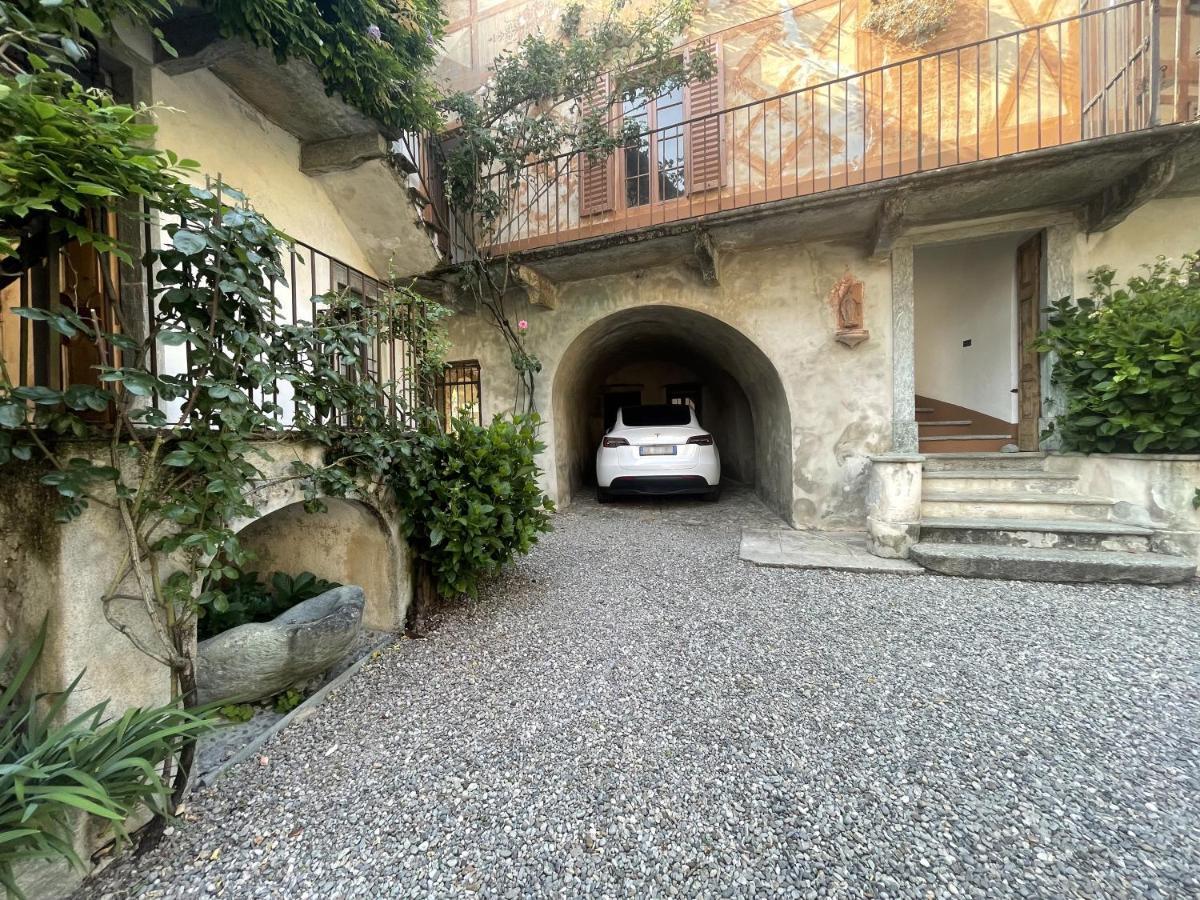 فيلا Piano Nobile Al Roseto Del Drago San Bernardo  المظهر الخارجي الصورة