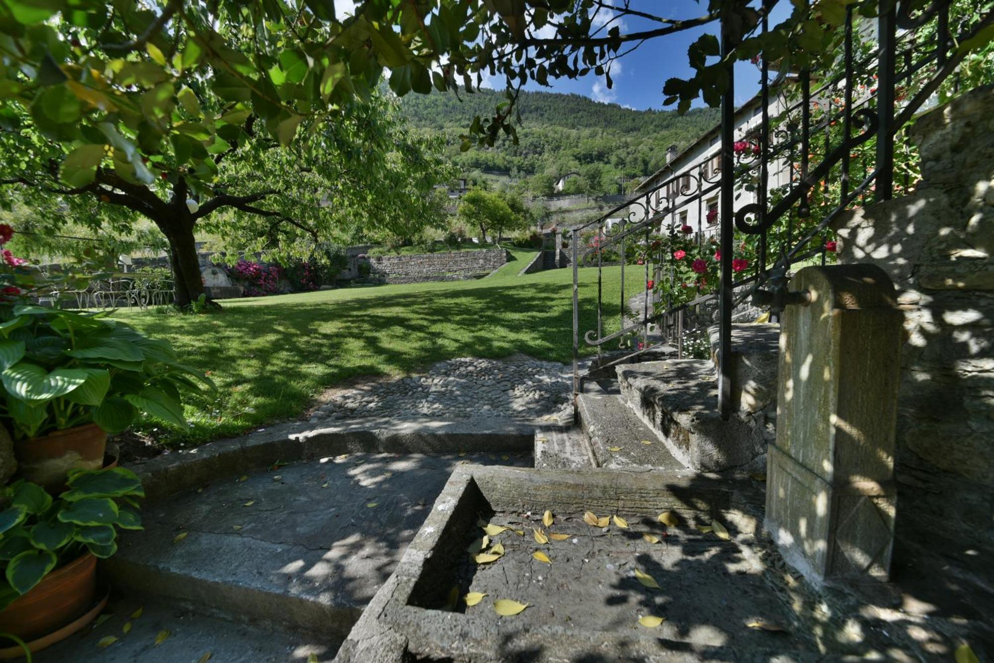 فيلا Piano Nobile Al Roseto Del Drago San Bernardo  المظهر الخارجي الصورة
