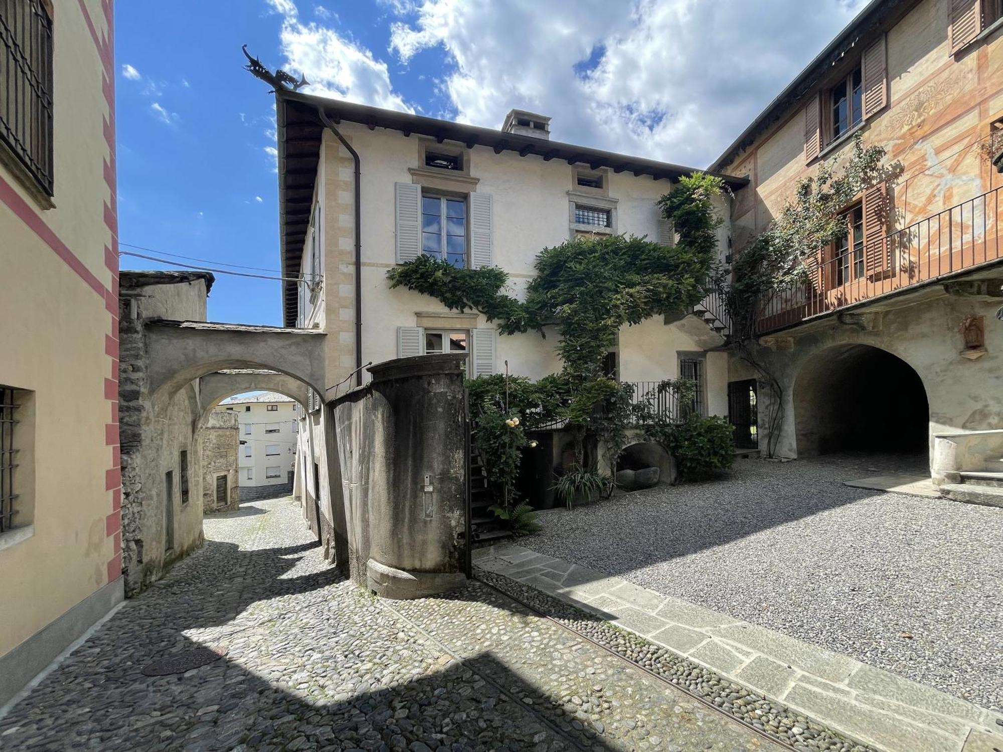 فيلا Piano Nobile Al Roseto Del Drago San Bernardo  المظهر الخارجي الصورة